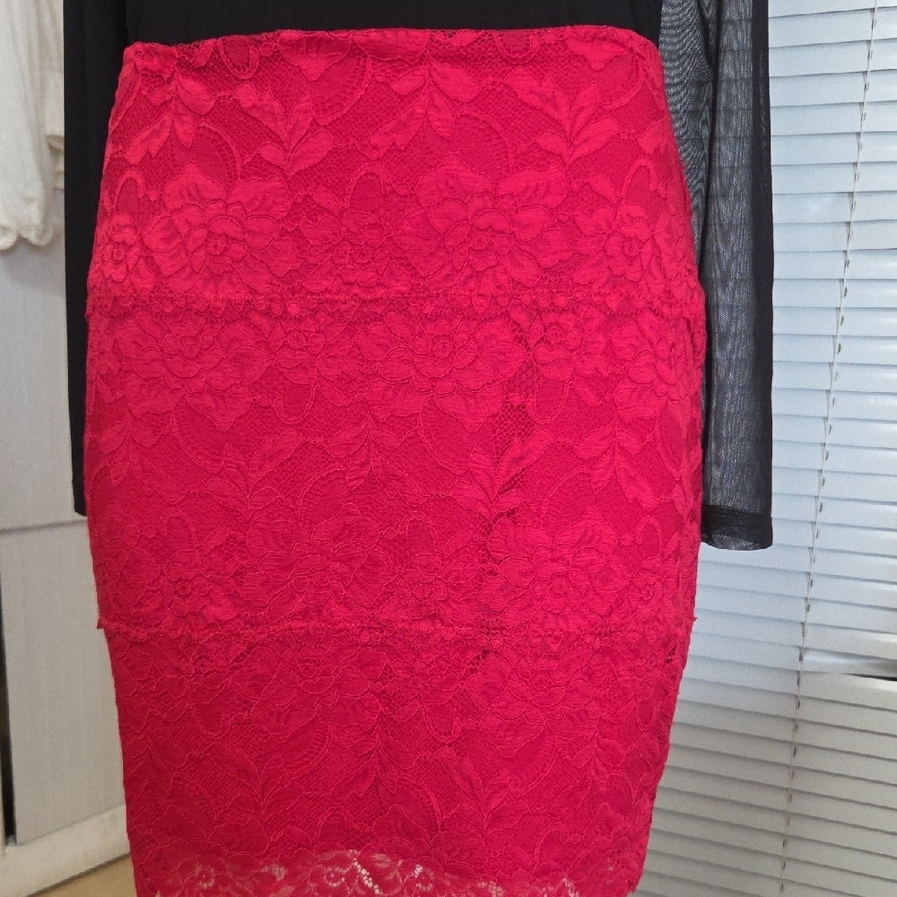 Esprit red laceskirt featuring a layered design and elastic waistband Sz M [1121